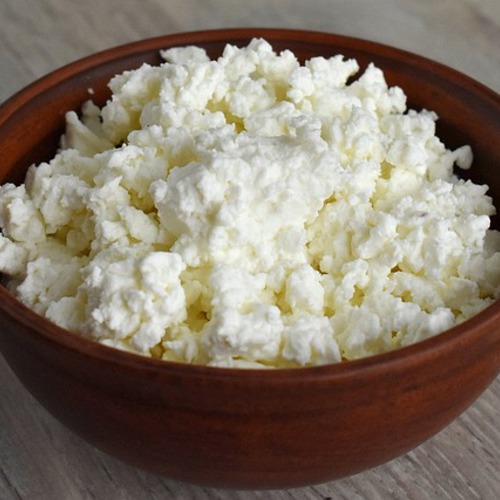 A bowl of cottage cheese