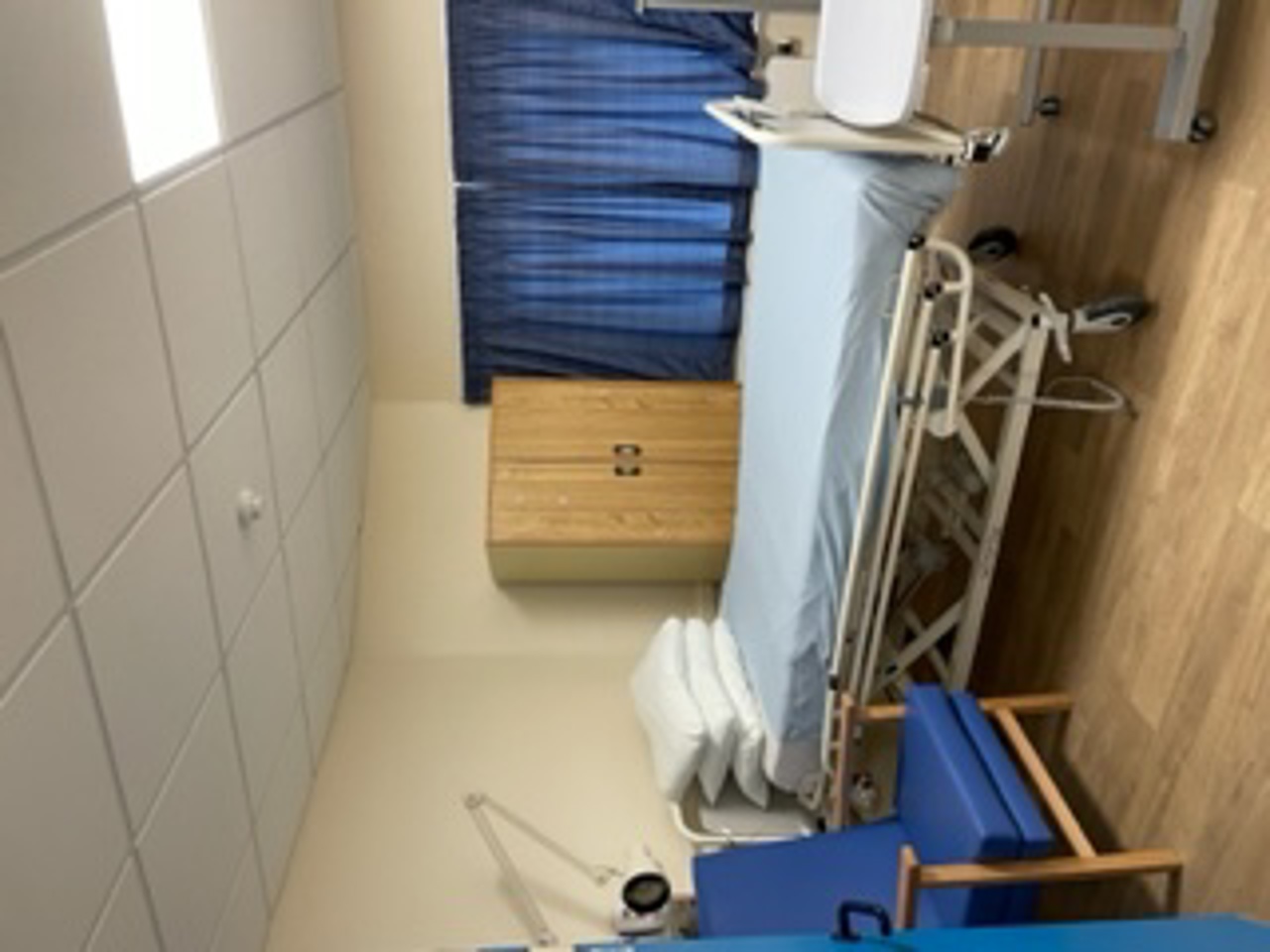 SGSU Ward Side Room