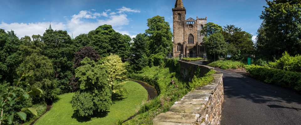 Path leading to Dunfermline abbey